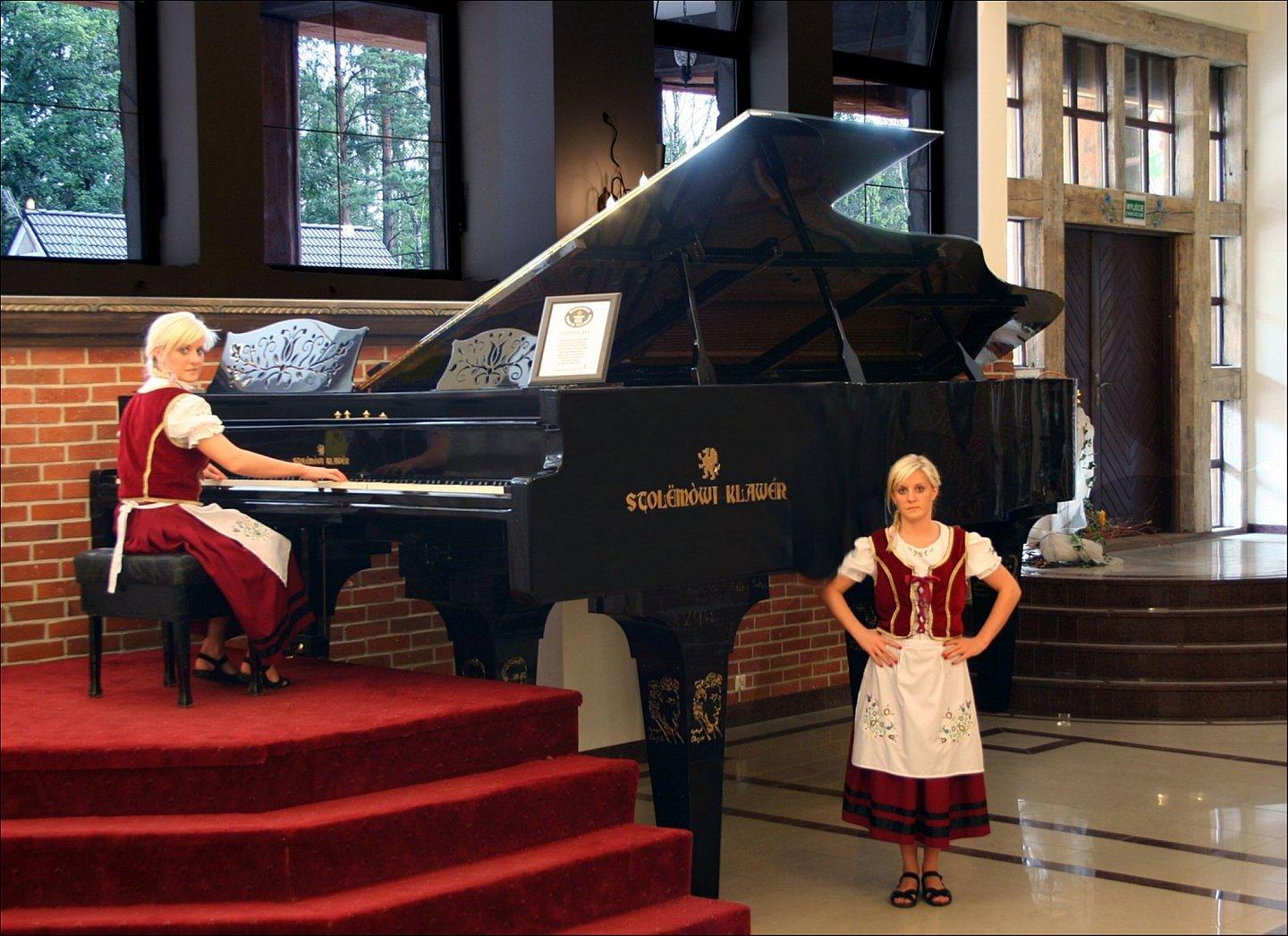 Szymbark największy koncertujący fortepian świata